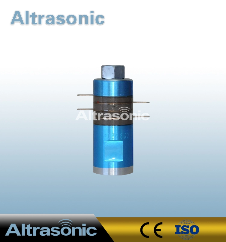 3030-4Z 700W ultrasone transducer M10 aangesloten