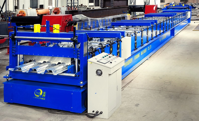 Terrasplanken Roll Forming Machine