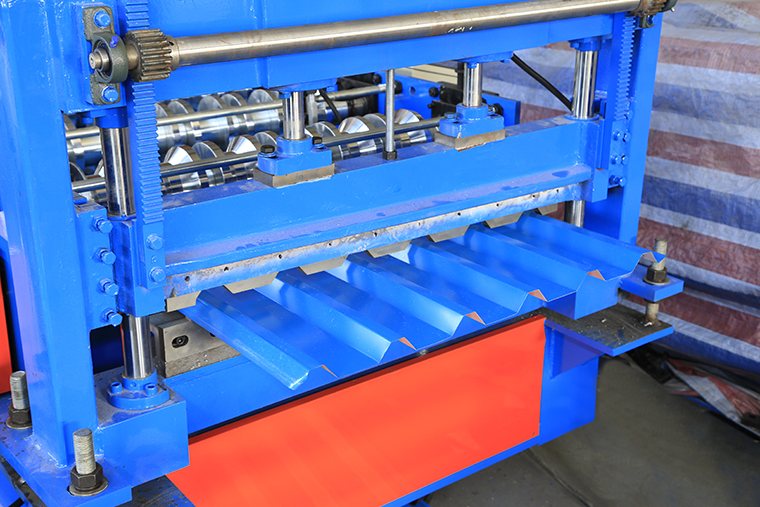 Roof Panel Roll Forming Machine