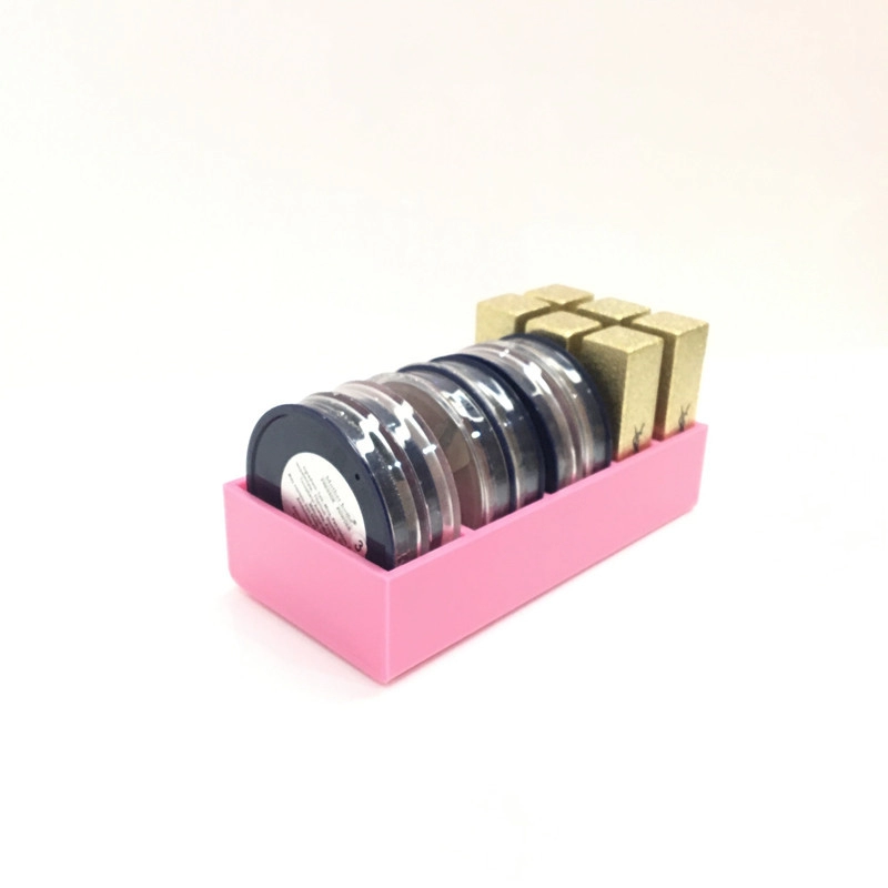 Compacte organizer voor roze acryl make-up