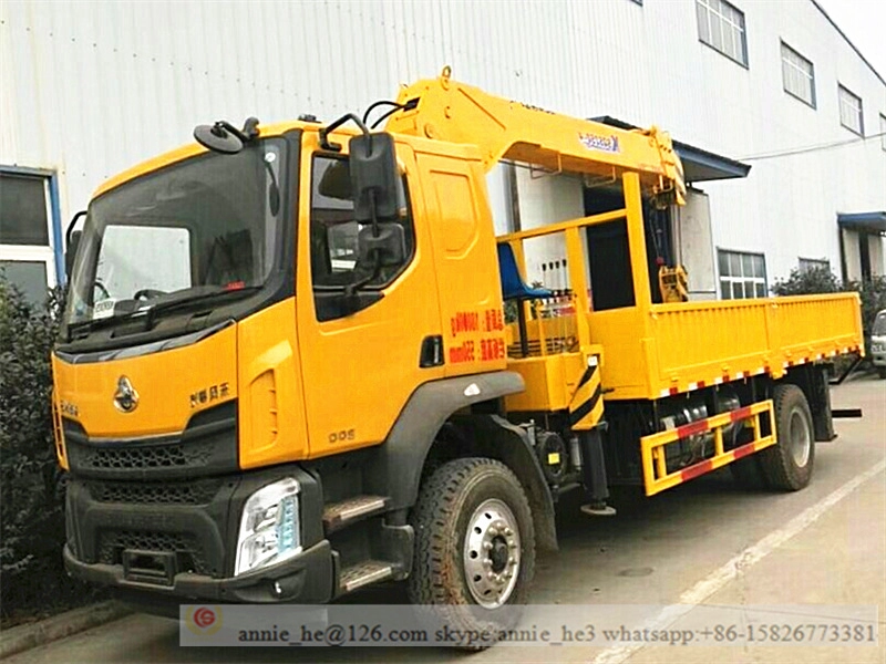 Vrachtwagen van 6,3 ton met laadkraan LiuQi ChengLong