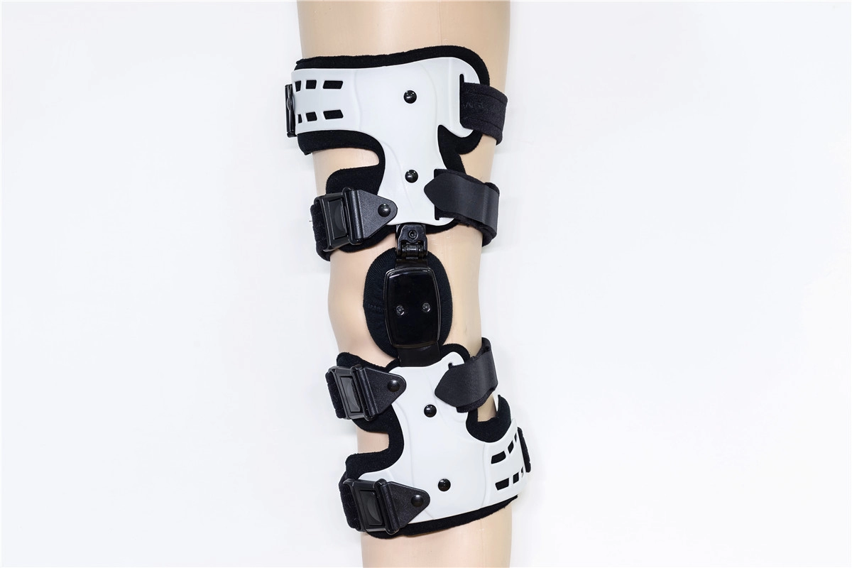 Unloader OA kniebraces met scharnierfractuurondersteuning voor beengewrichtvervanging en ligamentstabilisatie