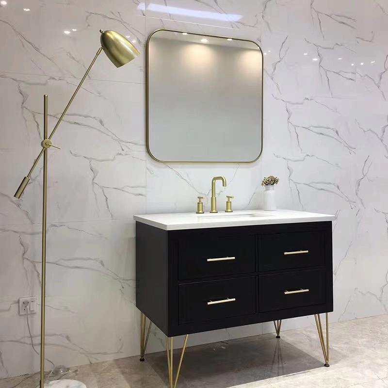 Metalen gouden vierkante badkamer wandgemonteerde spiegel
