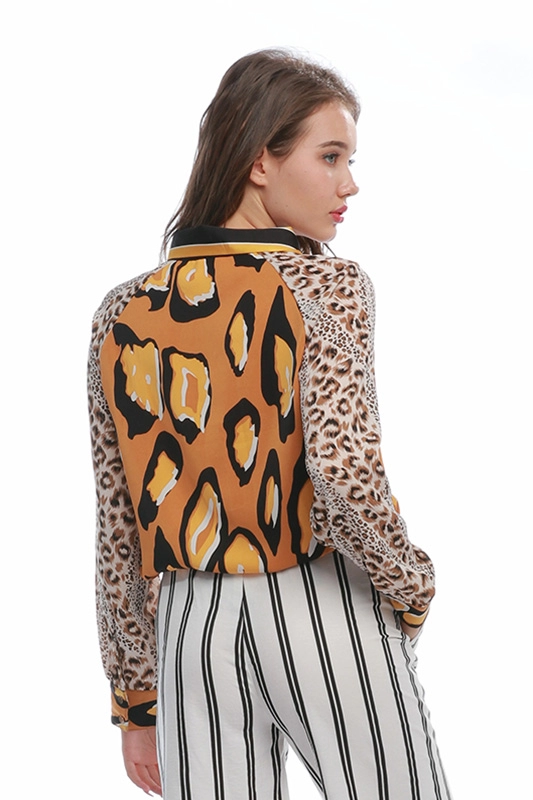 China Fabrieksprijs Bohemian Leopard Printed Sleeve Blouse Damesshirt