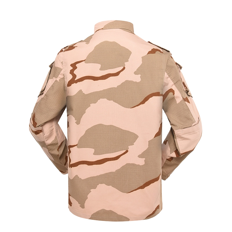 Drie kleuren woestijncamouflage legeruniform