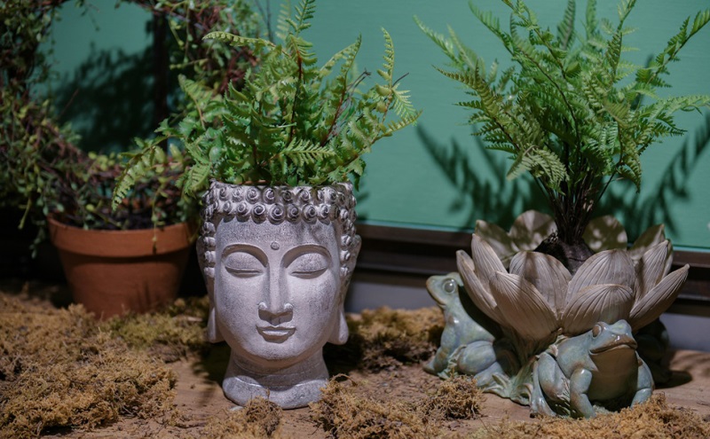 hars Boeddha hoofd standbeeld plantenbak