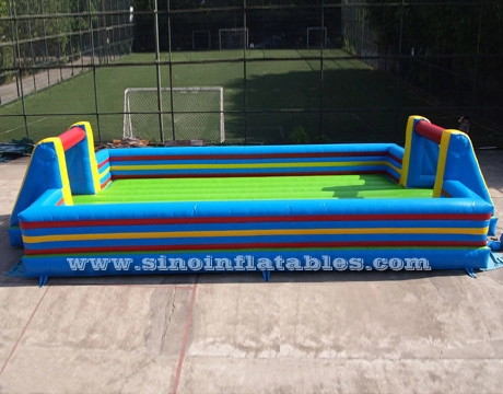10x5m groot opblaasbaar zeepvoetbalveld voor kinderen met dubbellaagse vloer voor voetbalvermaak