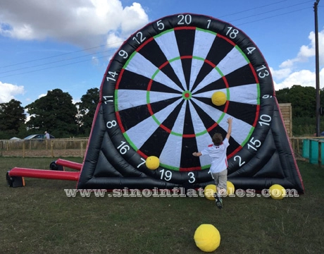 4 meter hoge outdoor gigantische opblaasbare voetbal dartsbord voor kinderen N volwassenen interactieve games