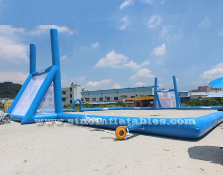 45x30m mobiel gigantisch opblaasbaar rugbyvoetbalveld voor kinderen N volwassenen uit China opblaasbare fabrikant