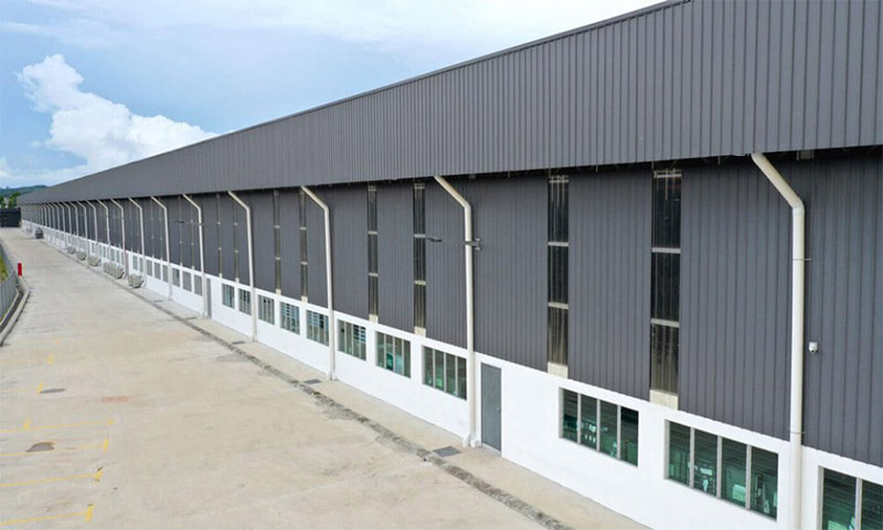 Wandgeïsoleerde panelen voor fabrieksgebouwen
